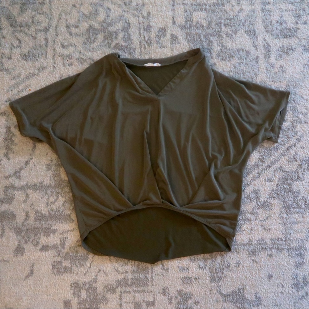 Gorgeous loose green blouse!